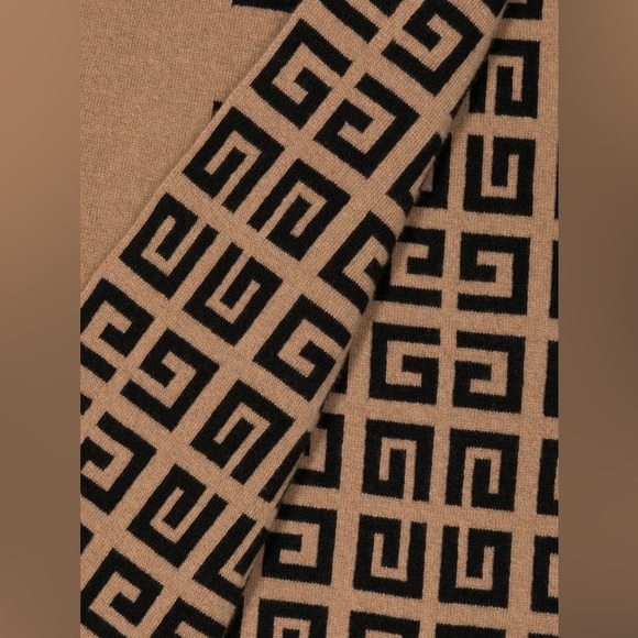 NWT Givenchy 4G double sided scarf - Picture 3 of 5